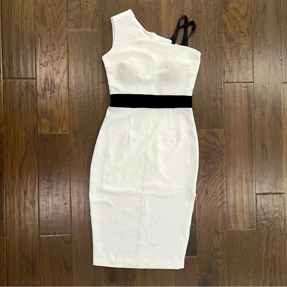 O.B Dress - Picture 1 of 9